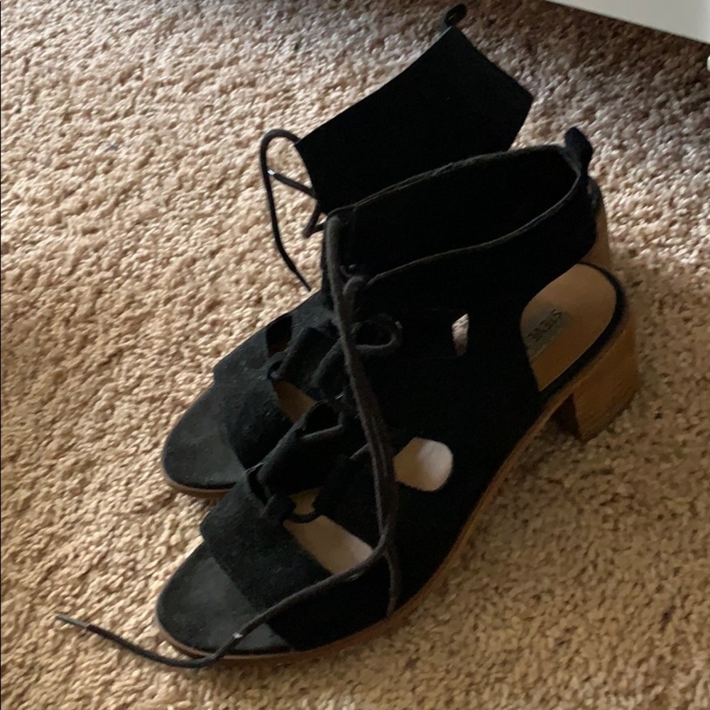 Alpassa cage sandal Steve Madden